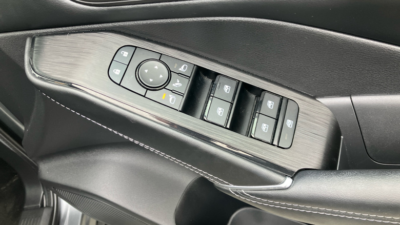 Nissan Qashqai 1.3 DiG-T MH N-Connecta 5dr Petrol Hatchback